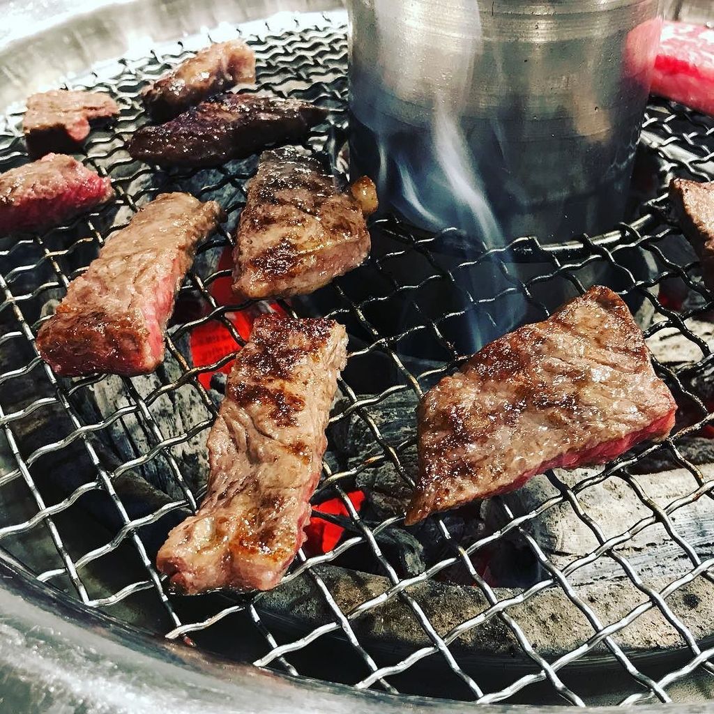 itinologycom's tweet photo. fire! with  beef
#소고기 #beef #안심
#foodstagram #고기 #fire https://t.co/FpJPIWkYh2 https://t.co/R9Pp7op1ij