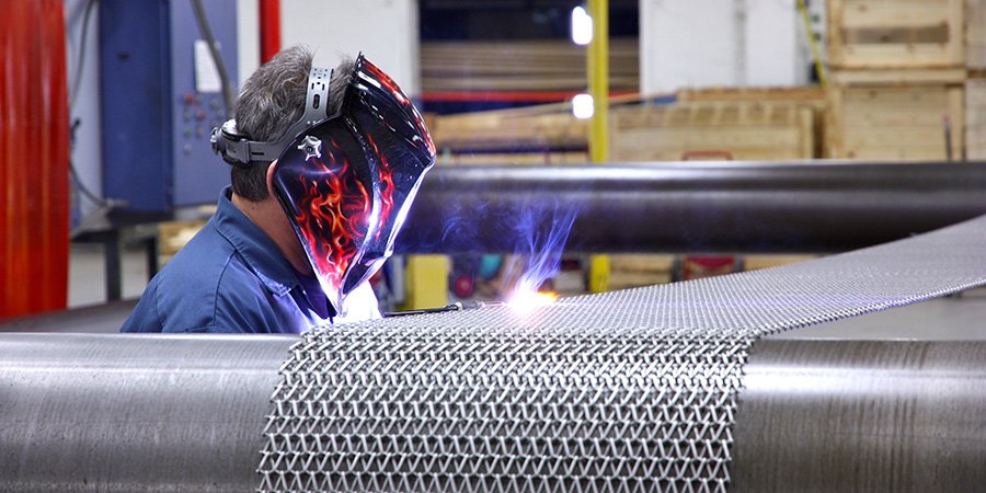 Plastic and metal conveying belts are both great choices for the Food Processing industry, but for very different reasons. What makes one belt perfect for one application might make it a poor choice for another. Learn more on the <a href="/Rexnord/">Regal Rexnord</a> Blog: bit.ly/2BVegT2