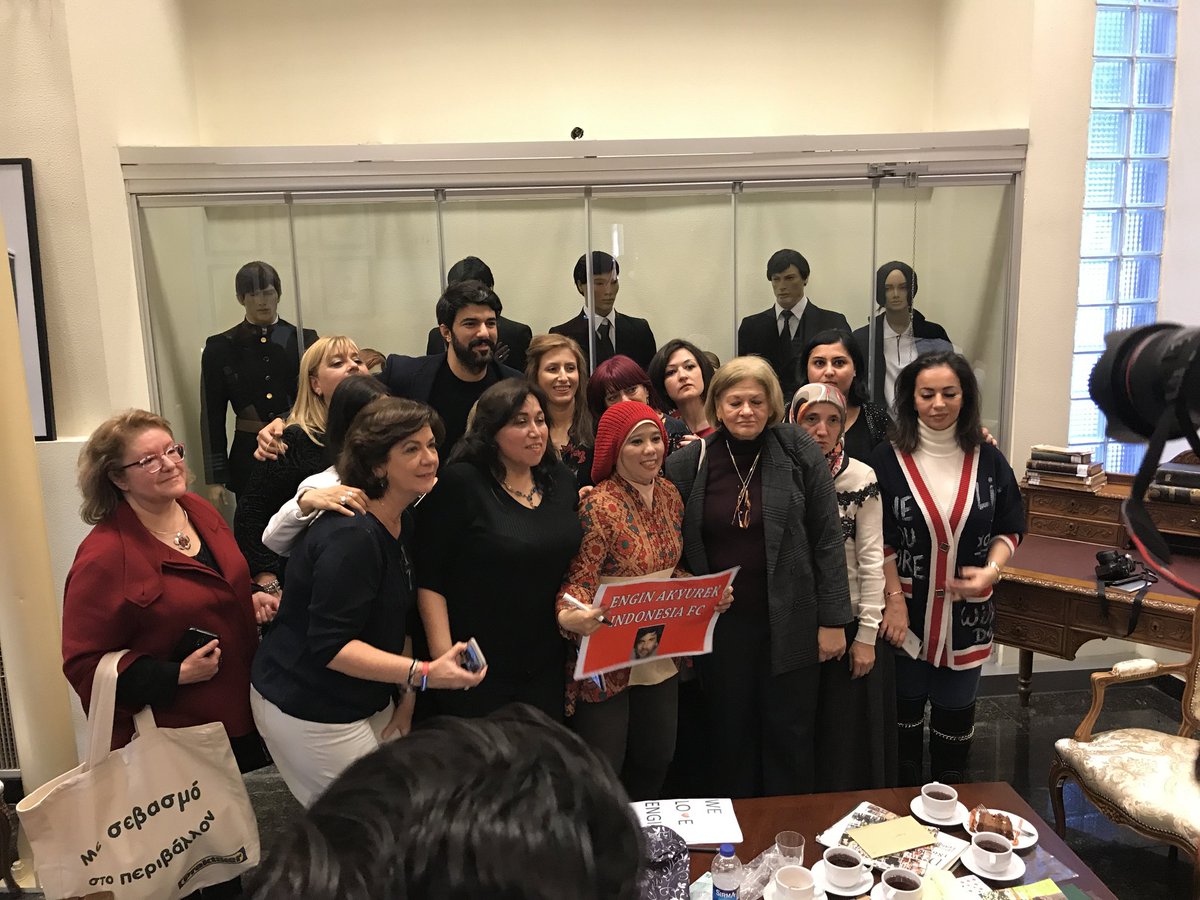 Artistanbul1's tweet photo. Çok güzel insanların sevgileriyle. Sevginiz ve inceliğiniz için teşekkürlerimizle...
With the love of very beautiful people. Thanks for your love and delicacy... https://t.co/aASpYu7uDD