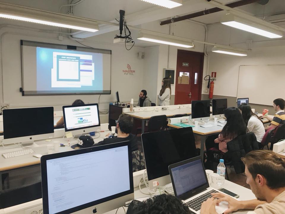 MasterINFTEL's tweet photo. Hoy exponemos los proyectos para el módulo de Base de Datos #inftel15 #lab339 https://t.co/64nHW7ctoR