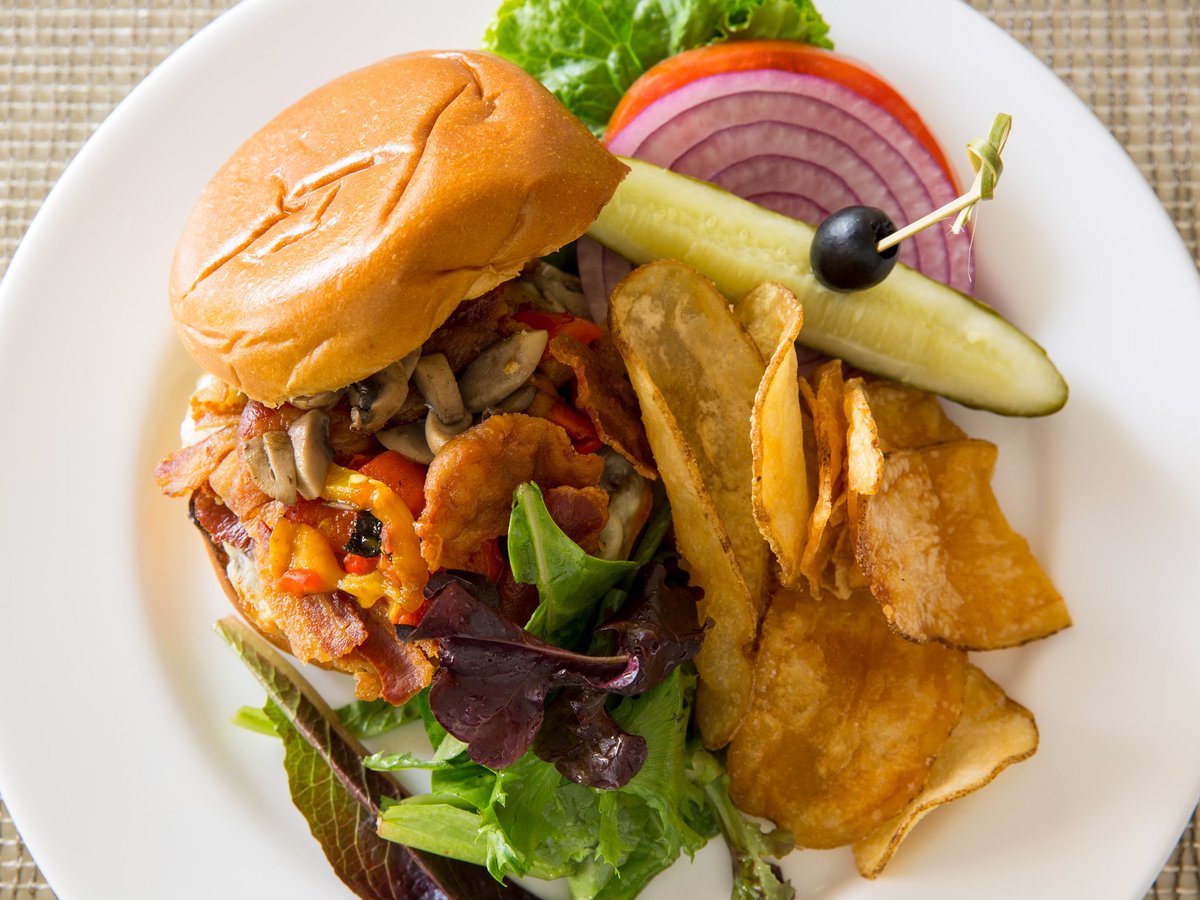 RadnorHotel's tweet photo. The Radnor offers guests & #MainLine neighbors a variety of award-winning casual & special occasion #dining options https://t.co/7tRqUdjM6B #MainLineDining https://t.co/kdfefbKTZs