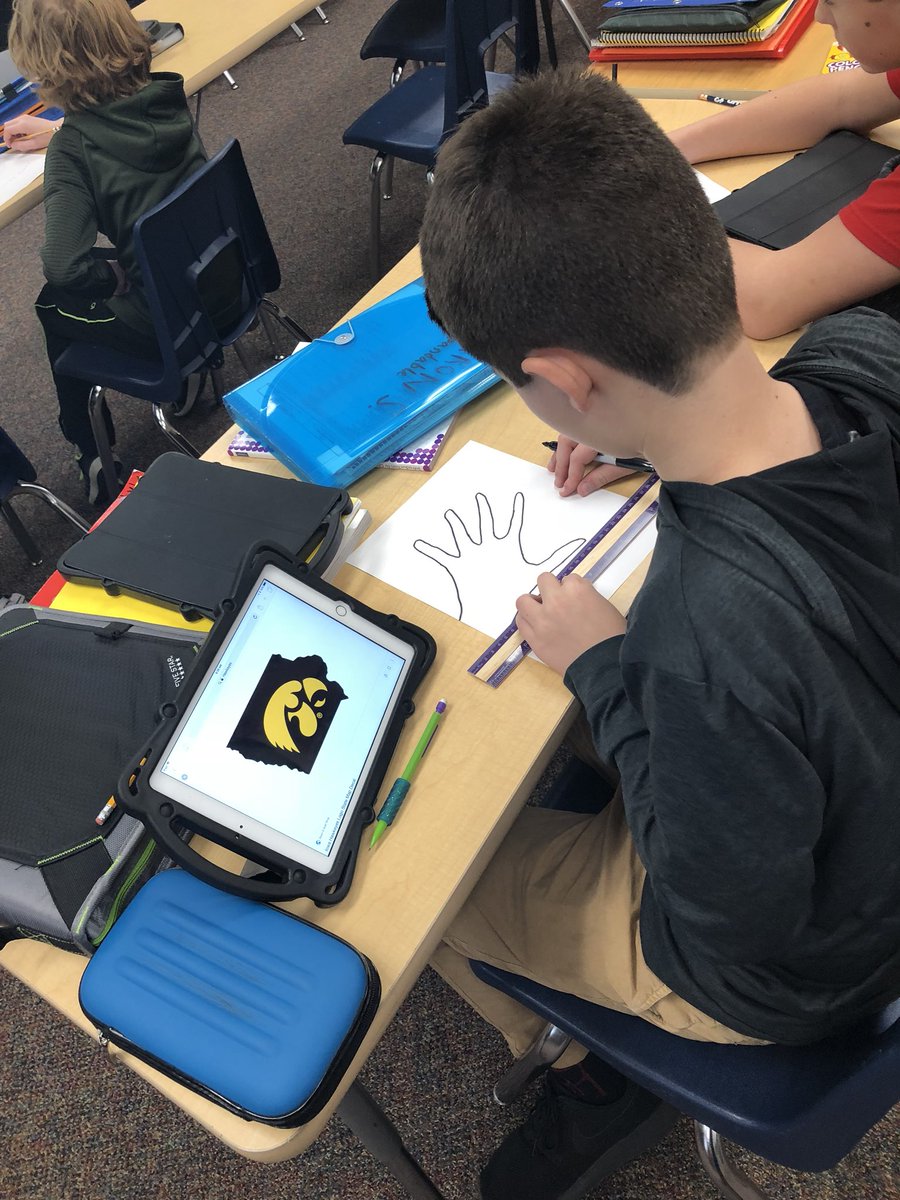 MJordanSMS's tweet photo. Hawkeye Football may be done for the season at Kinnick but @JCSD_SMS are #stillwaving! Sending our love to the children and their families this holiday season at @UIchildrens hospital from Johnston, Iowa! #HawkeyeWave #FightForIowa @HawkeyeFootball https://t.co/Cw3Z9sSOyD
