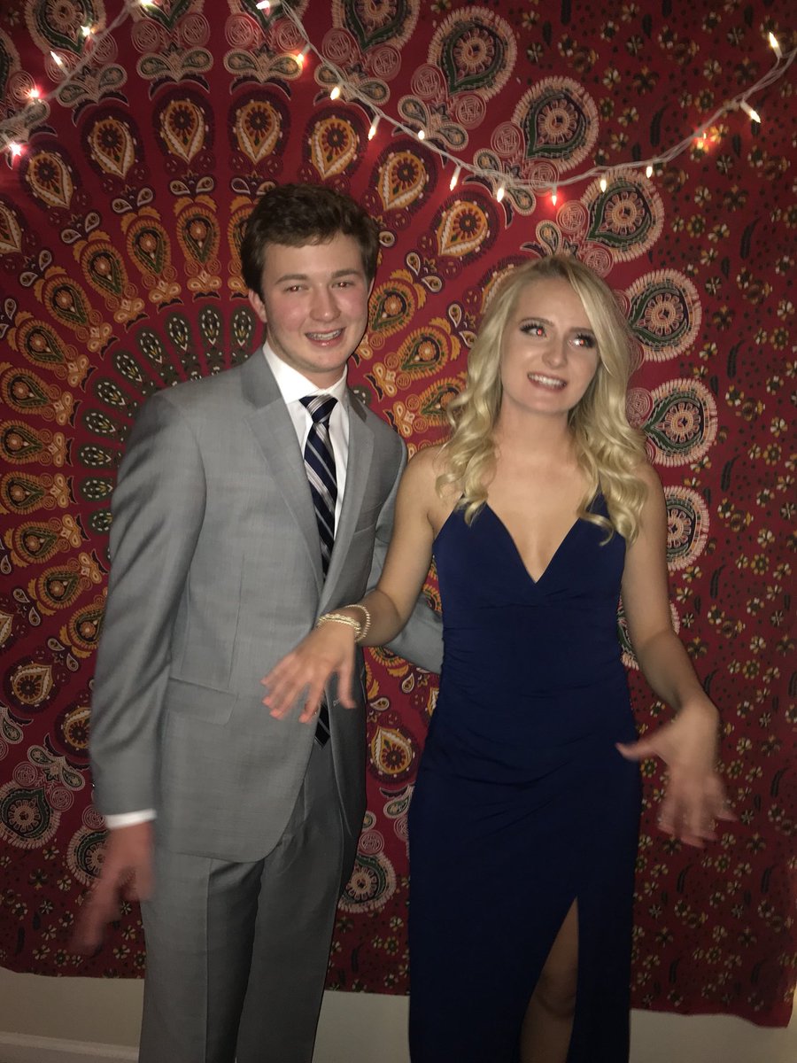 clark13cameron's tweet photo. Happy birthday to my best friend on earth!! I love you and have no idea what I would do without you🤪🎉 @kelseynicoole https://t.co/egjMha2kby