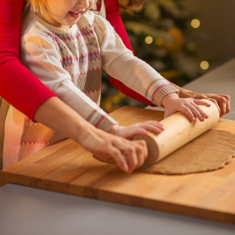 The hustle and bustle of the holidays can be stressful for kids. Grown-ups can help by keeping their calm, relaxing, and carving out family time to enjoy the #holiday. #parenting #holidaystress #kidsfeelings