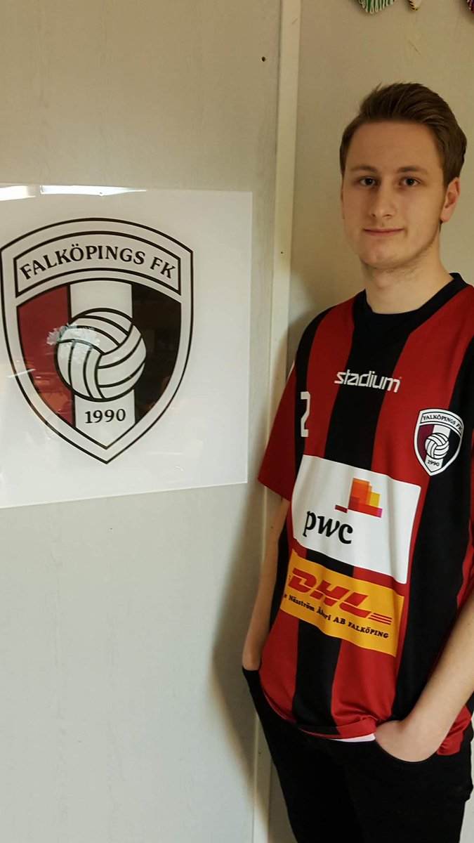 FalkopingsFK's tweet photo. Tredje nyförvärvet inför 2018 klart. Vi välkomnar Henrik Wallén till FFK. Han kommer från IFK FKP. Läs mer på https://t.co/rTRWSkPvLW https://t.co/yGgs8X3Azd