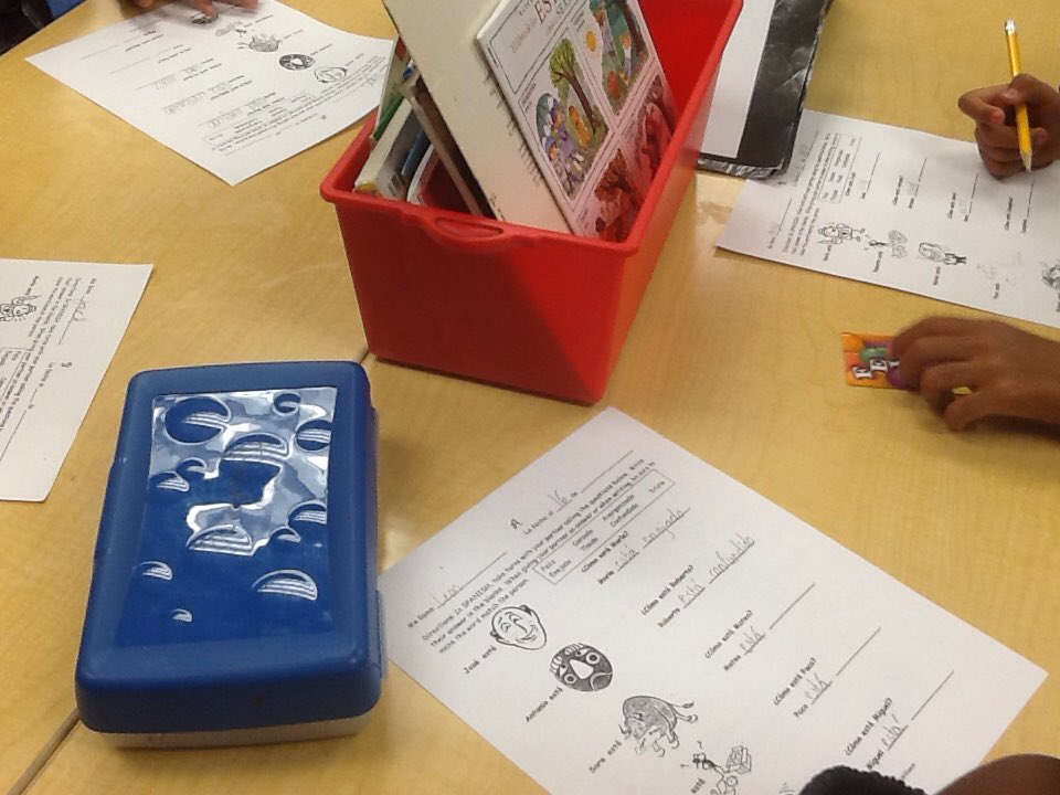 aaee_specials's tweet photo. #aae3rd interviewing partners using emotion vocabulary https://t.co/Z0kUpJO6Jj