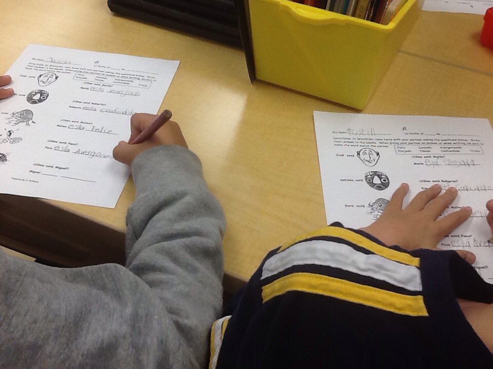 aaee_specials's tweet photo. #aae3rd interviewing partners using emotion vocabulary https://t.co/Z0kUpJO6Jj