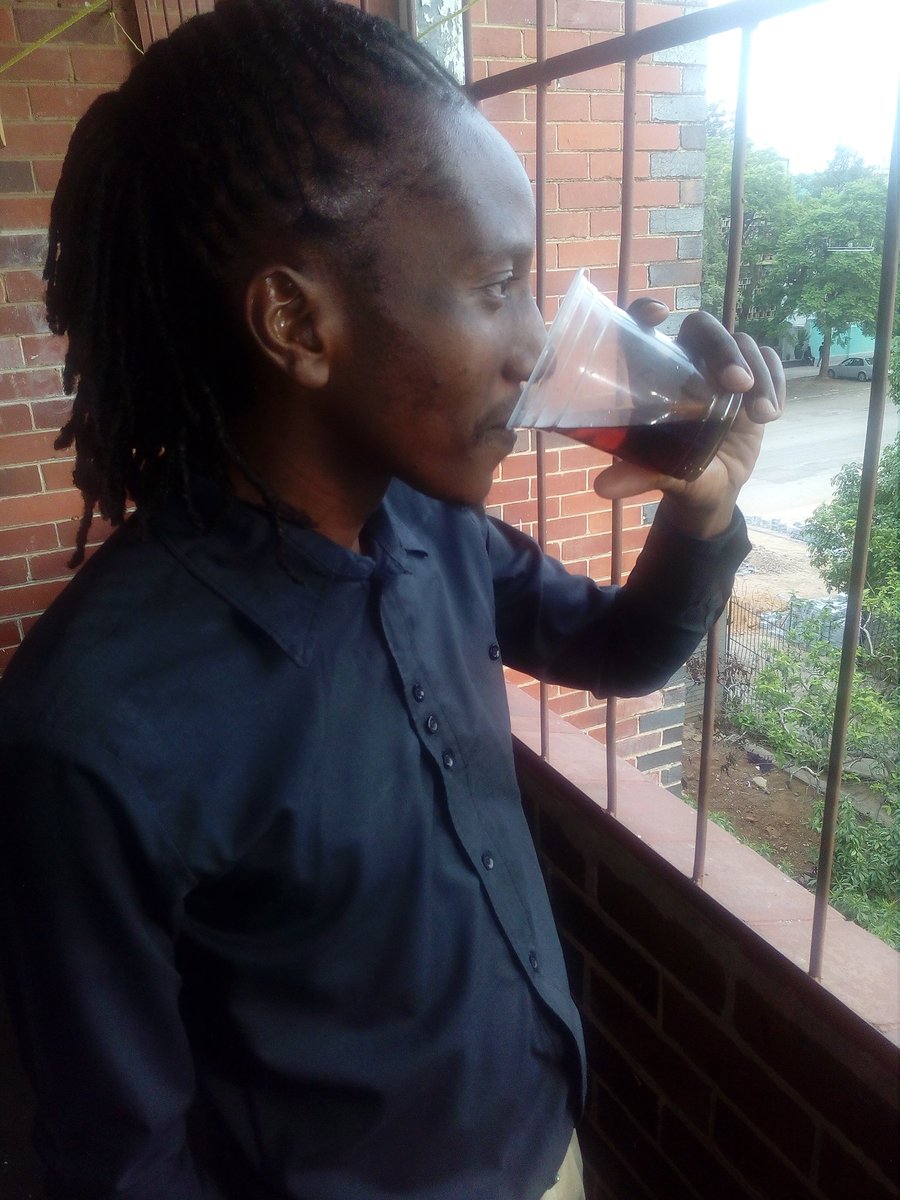 PozeeYounga97's tweet photo. The beginning of dawn, I can feel it in my veins. #Fakimaluzobona #Sisemsebenzini #Ungath'ang'kutshelana #Weekendvibes #AsanteSana #2017ShutDown https://t.co/FHXqYSh8qK
