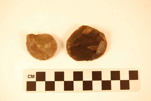 Hull_Museums's tweet photo. Scrapers like these would have been used for scraping the flesh off animal hides (skins) before they were tanned and made into leather. #FlintFriday #Mortimer100 #HERMuseum https://t.co/wDJqsYyGpE