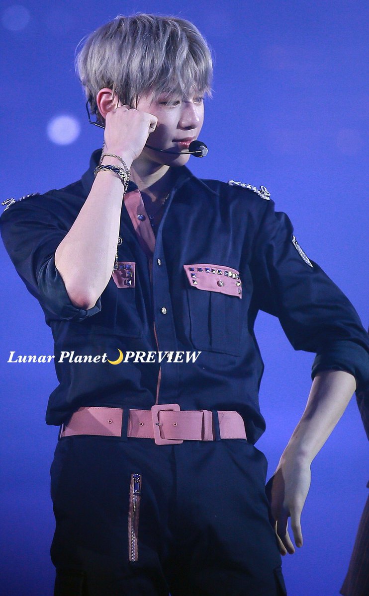 LunarPlanet1210's tweet photo. 🍑171215 Wanna One Fan-Con
For our Artist Daniel.K👍🏻
잘생겼어ㅠㅠㅠㅠㅠㅠㅠㅠㅠ
#워너원 #wannaone #강다니엘 #KangDaniel https://t.co/dPDt1MGZqu