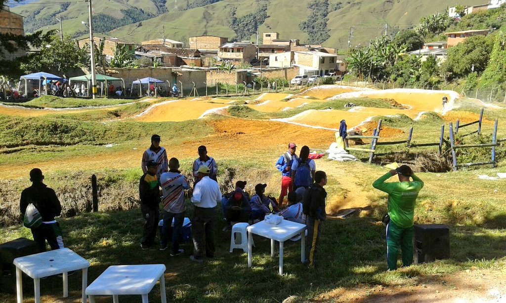 IndeportesAnt's tweet photo. Estamos listos para recibir el Bicicros en el Municipio de Urrao. Tierra de nuestro campeón @rigobertouran
#JuegosDepartamentales #Andes2017 #40AñosCampeones 🙆🙋🚵 https://t.co/SdJYFKuPJW