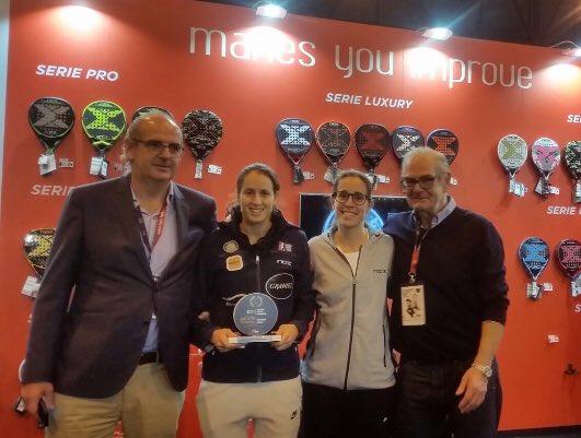 noxpadel's tweet photo. @gemmatriay ya tiene su trofeo a la mejor jugadora @PadelSpain #PWPA2017 🏆🎾 ¡Enhorabuena #TeamNOX! https://t.co/BU3Vas3NGh