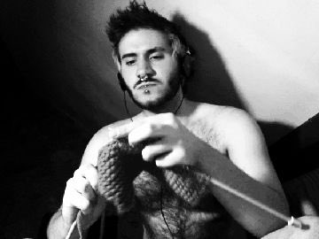 Sewality's tweet photo. I crochet because I don’t have the patience to knit, I bet this guy takes his time with things 😉 https://t.co/pjuRQJOdXA