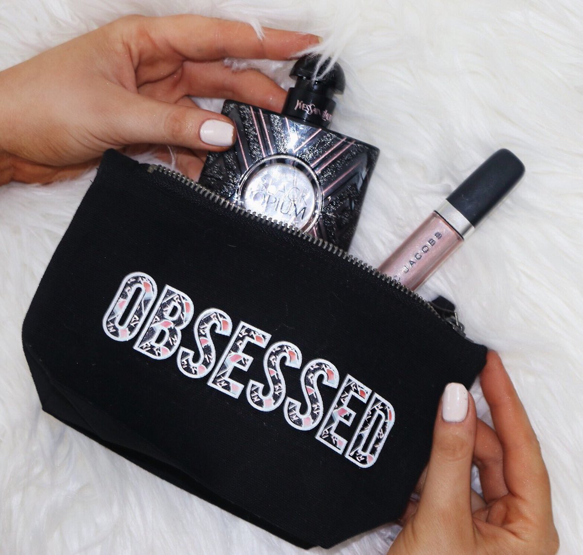 rach_leary's tweet photo. THE #RLMERCH DROP 2 ❤️🙌🏼  LIVE AT 5pm! We have.. 
BLACK SHIMMER CUSHION (£20) yes it’s shimmery 🙌🏼
OBSESSED JERSEY SHIRT (£36) - the quality of this is INSANE. So soft &amp; comfy
MINI OBSESSED MAKE UP BAG (£6) 
PYJAMA SET (£24) - again, sooooo soft i can’t even tell you 😩🙌🏼 https://t.co/zpM4rnie9p