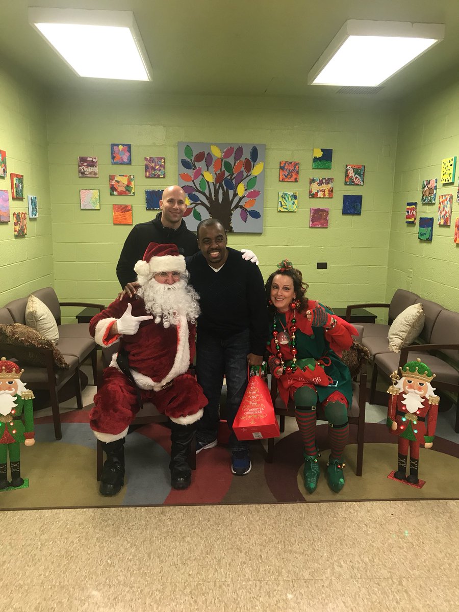 WMS_1906's tweet photo. @PPDRozTalley thank you and your wonderful officers once again for all the love you spread here at WMS! https://t.co/uUPQmizerm