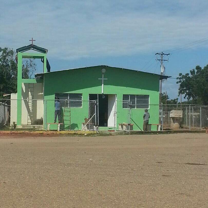 alenisguerrero's tweet photo. Cumpliendo con mi palabra, Recuperamos la Capilla Nuestra Señora de Guadalupe en el sector Gamelotal #ZonaRural Parroquia Pedro Lucas Urribarri #GobiernoConSentimientoDePueblo #AlcaldiaDeSantaRita #15Dic https://t.co/03epwbOJAq
