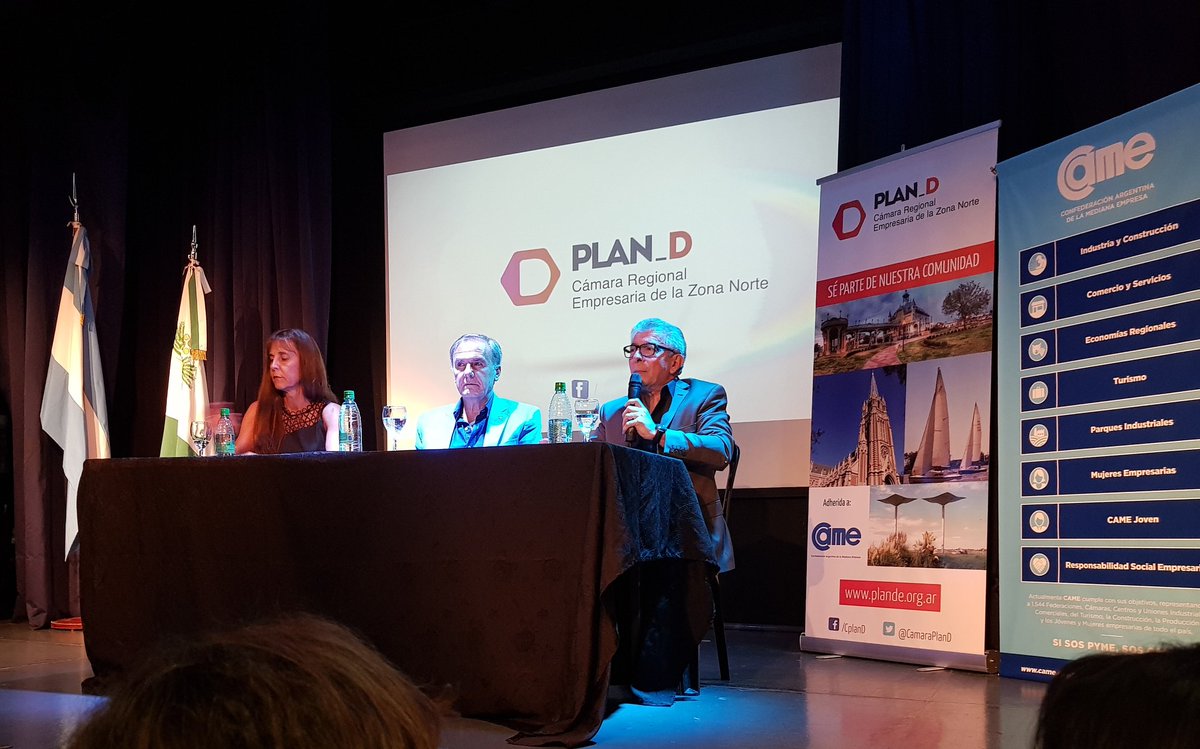 ecaspani's tweet photo. Gracias @jabereciartua por la invitación para compartir el evento de fin de año de @CamaraPlanD. Un placer cerrarlo con tan buena gente. https://t.co/9I5Mt90L7p