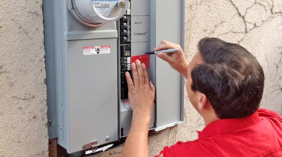 CastroElectric's tweet image. Is it time to update the electrical work in your home? It's best not to wait for a shocking surprise! bit.ly/2adP4xJ