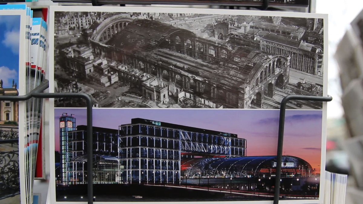 zlb_digital's tweet photo. 'Planes' unser letzter #LibraryOfStories Film von Ina Scheeler hat uns zu Tränen gerührt! Er folgt fünf Flugzeugen durch die Zeit und über die Himmel Berlins und Aleppos. Die Flugzeuge verbinden drei Generationen einer Familie. @GlocalFilms #ZLB https://t.co/1oFRHe8Uyn https://t.co/tw9G7aV2na