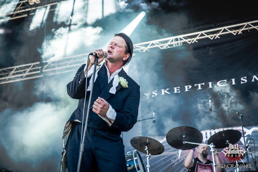 FallOfSummer's tweet image. 🇫🇮❤️ This week, we will be celebrating Finland’s 100 years jubileum too ! Let’s remind of the Finnish bands who performed at Fall of Summer.
Today is Skepticism day which brings us back to Fall Of Summer 2016 too.
Happy Joulopukki 🐐 !
📷 @Hellbangeuse Leonor Ananké