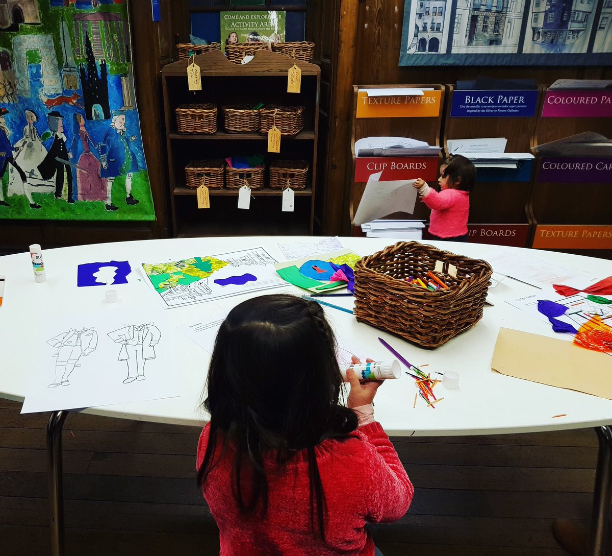 kanguradas's tweet photo. ¡¡Museos que nos encantan!!
#edinburgh #museum #edinburghcitymuseum #aprenderjugando #art #history #royalmile #paratodalafamila #travel #viajarconniños #aprendercreando #museointeractivo #actividadesconniños #quever https://t.co/HVdKBWzjs4