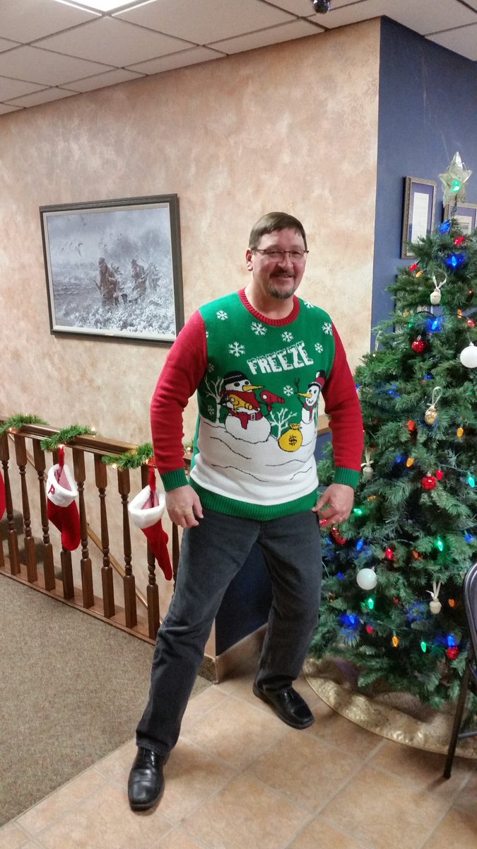 MidwestMikeSch's tweet photo. Great to see our boss in his #UglyChristmasSweaterDay! What a pose! #MWBankteam @MidwestBank https://t.co/FqeotiNQmg