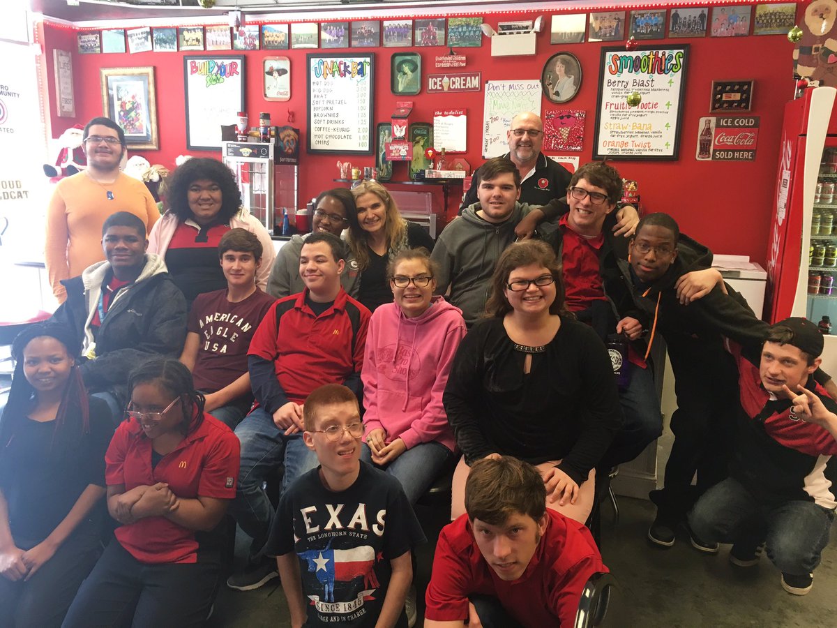 CatsCoffeeShop's tweet photo. Thank you Mrs. Gizzi for treating us to a special surprise after CBVI! We LOVE the Ice Cream Stop! 🍦 https://t.co/INC68ZUQvz