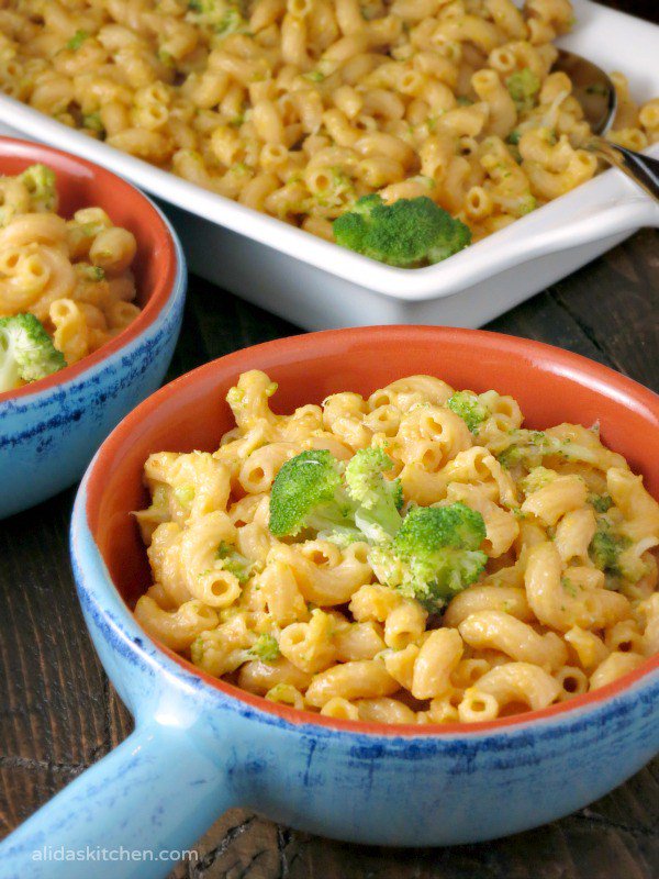 alidaskitchen's tweet image. Broccoli Cheddar Mac and Cheese #recipe w/ @PompeianOils AD alidaskitchen.com/2017/12/15/bro…