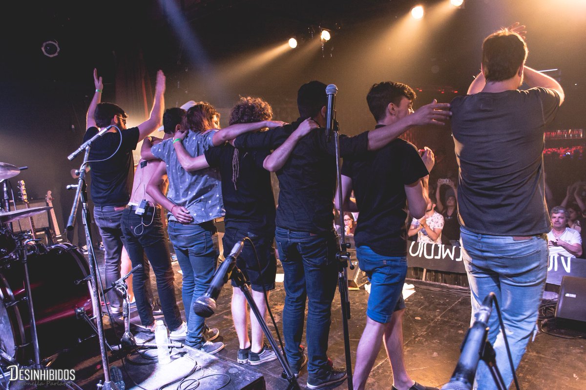 Les dejamos las capturas de #DhsEnTheRoxy, una noche llena de momentos que recordaremos para siempre. 🎶 
¡Gracias por compartirla junto a nosotros!
Mirá el álbum completo 👉🏼 bit.ly/DhsEnTheRoxy , por el ojo de <a href="/aparlitaa/">Antito</a> 📸