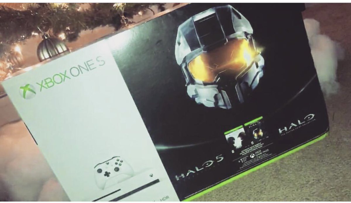 TheRenSocial's tweet photo. We will also be a raffling off a brand new X Box One! For those late Christmas shoppers #TheMetGala https://t.co/Z3GpVgMeYa
