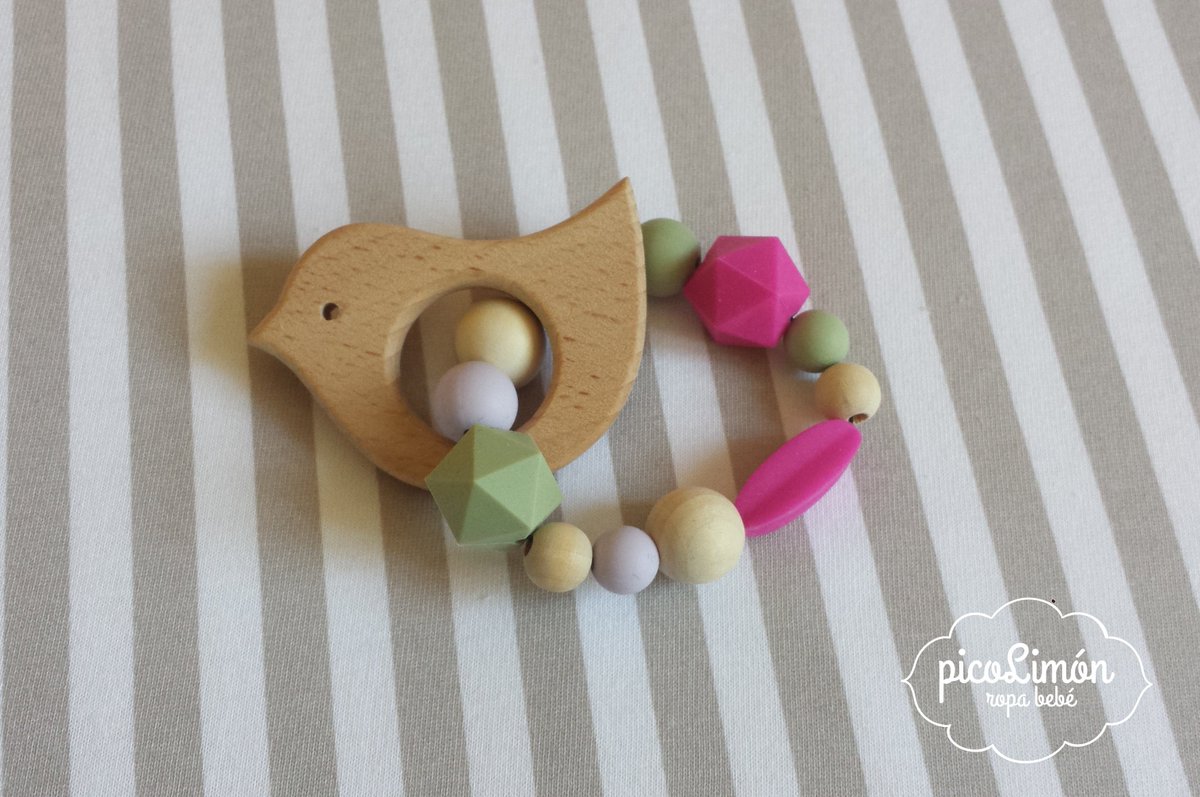 picolimonbebe's tweet photo. Empezamos una nueva etapa en 💚picolimon💚
Sumamos  la silicona a nuestros materiales para conseguir piezas tan fantásticas  como esta😍. Escribenos a: picolimonpedidos@gmail.com y encarga ya tu  mordedor para regalar en Navidad🎄 a futuros papas. https://t.co/iIFlOdPQ1g