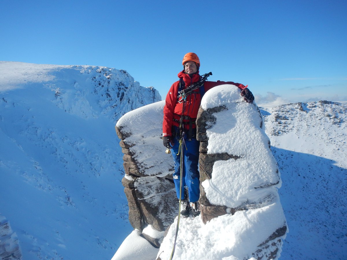 Outside on Twitter "Outside staff review MTNEQUIPMENT Tupilak and Lhotse Jackets are quite