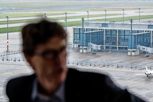 7. #Termin – #Flughafen #BER soll nun Oktober 2020 eröffnen ebx.sh/2j3TYhE https://t.co/PyzxbDfbVd
