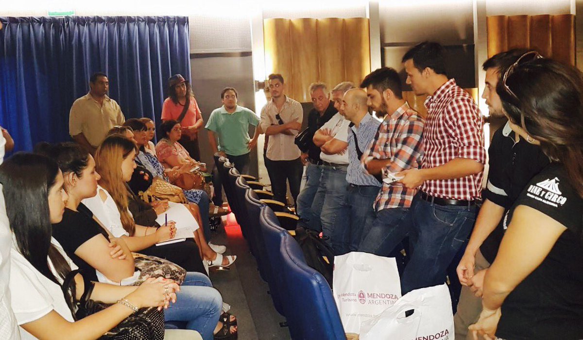 mendoza_tur's tweet photo. Jornada de trabajo en Valle de Uco. Luego de las disertaciones comenzaron los talleres. Al finalizar los mismos se obtendrán conclusiones para abordar la tercera etapa del Plan de Turismo de la región. https://t.co/hBUjYsI1w8