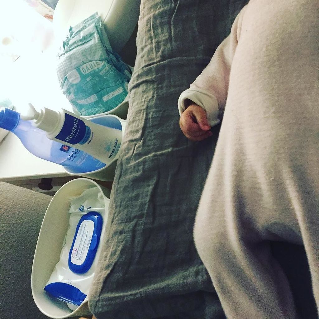 GeekDovahkiin's tweet photo. 😆Diaper changing time😆
#baby #diapers #diaperchange #lillydoo #couches #bebe #mustela #biolane https://t.co/uR7iuKTCt1 https://t.co/LmdYPQ9HiV