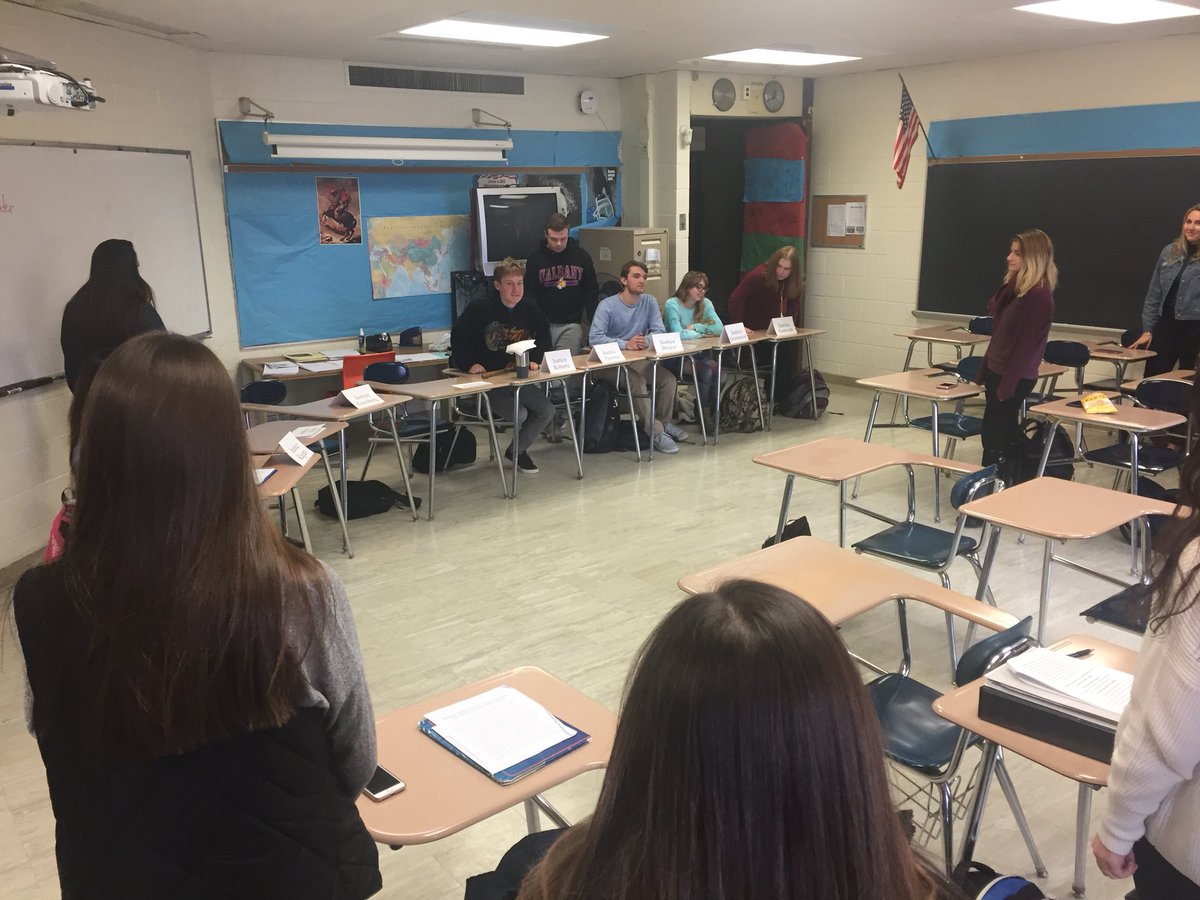 weknowteaching's tweet photo. ALL RISE! Great #InstructionalAlert by Mr. Gatto. Students role-playing a current Supreme Court case. #HSWBulls @SCSD_HSW https://t.co/jpbKe87x2V