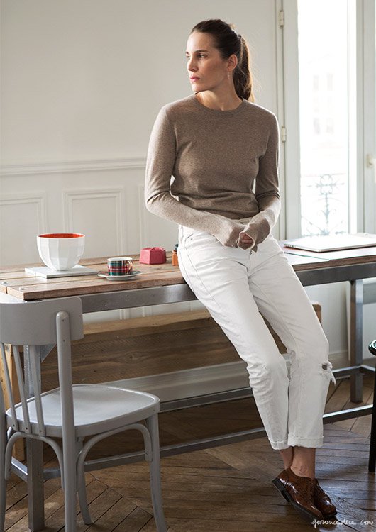 VogueFrance's tweet photo. Marie Marot, la créatrice de chemises indispensables, nous livre ses adresses dans Paris --> https://t.co/uw50YrVkYi https://t.co/zTvn4LGAcw