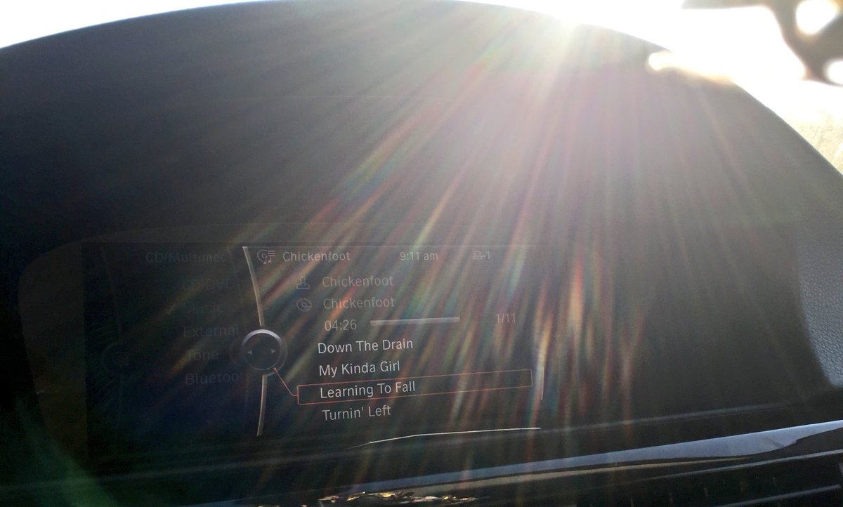 LaLunaAzul3x3's tweet image. @chickenfoot is My Kinda Friday ...  &amp;amp; those sunbeams 🙀🔥😻 #learningtofall #idonedid