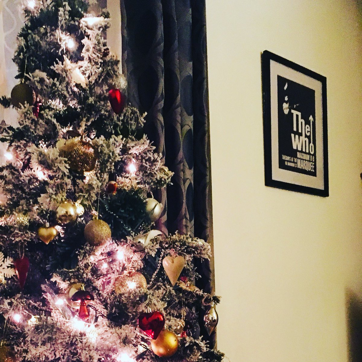 clairem68's tweet photo. Maximum rnb plus some baubles #modchristmas https://t.co/RZmzJqpIiN