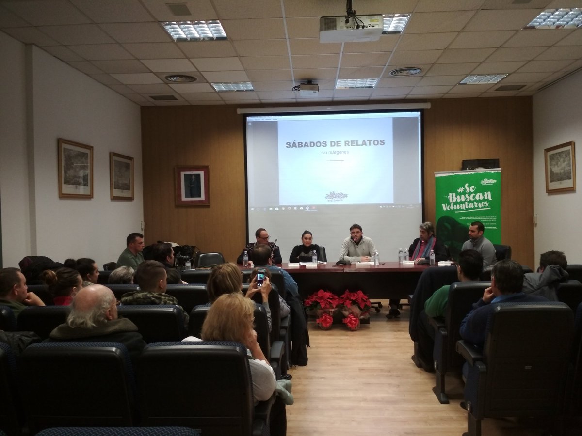 Solidarios_es's tweet photo. Sábados de Relatos ve la luz. Un libro lleno de ilusión y de emociones donde el grupo de #saludMental ha puesto el trabajo de muchos meses y demuestra cómo se puede acabar con los prejuicios y ser un solo equipo sin distinciones https://t.co/BvsY0AKPsG