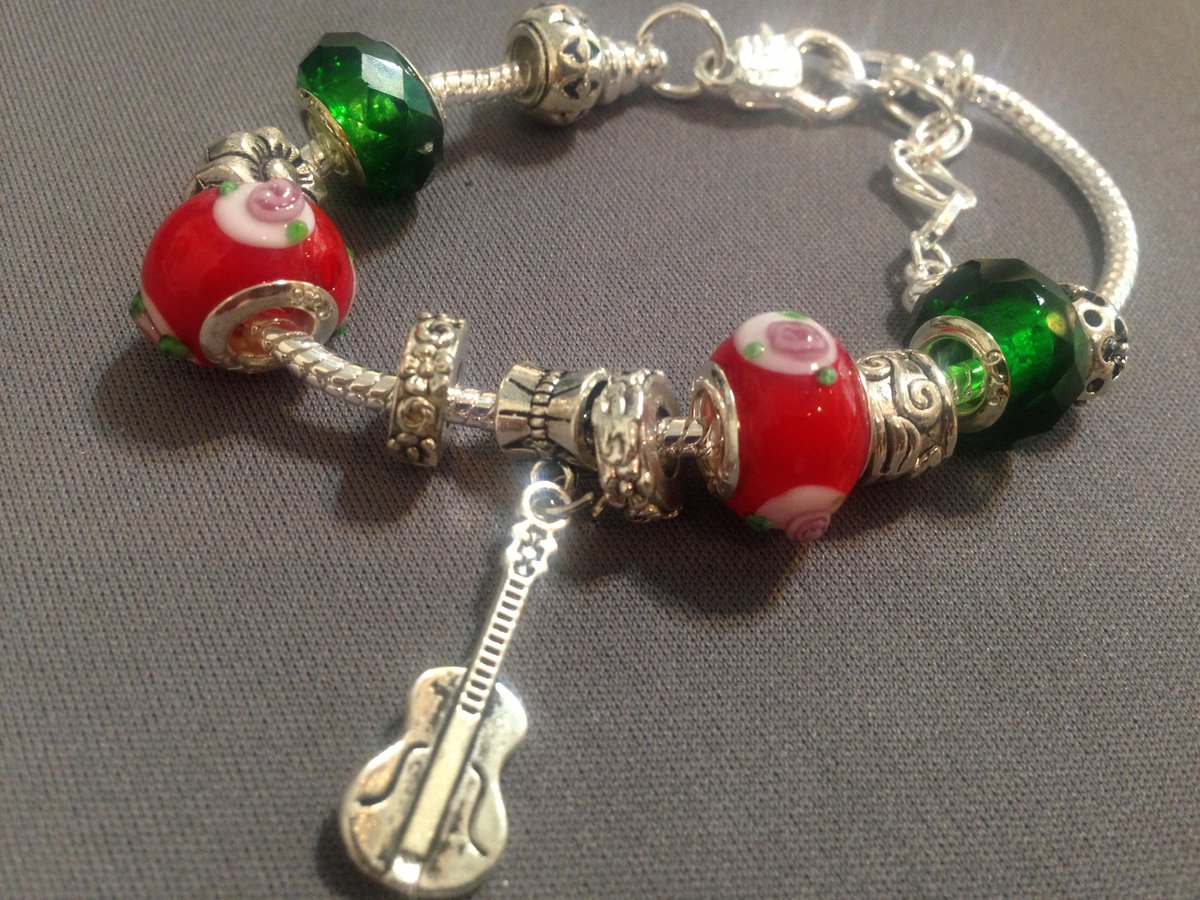 RitaFrontese's tweet image. European style charm bracelet, guitar charm, red green Murano… etsy.me/2yfCzLE #HolidayShopping #GuitarCharm