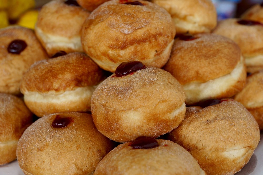 Doughnut anyone? Find out how OAL helped doughnut manufacturer increase capacity to 50,000 per hour (that's a lot of dough!) with their new dry material and liquid handling systems. ow.ly/9joG30hf67u #foodanddrink #foodmanufacturing