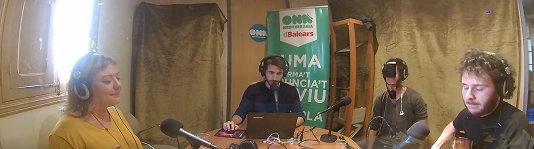 OnaMediterrania's tweet photo. Ja pots escoltar com han sonat les cançons en directe que avui han cantat @VersEndins a @pinguinsaona --> https://t.co/fRzbB3qBOi https://t.co/7Z5DdI40RC