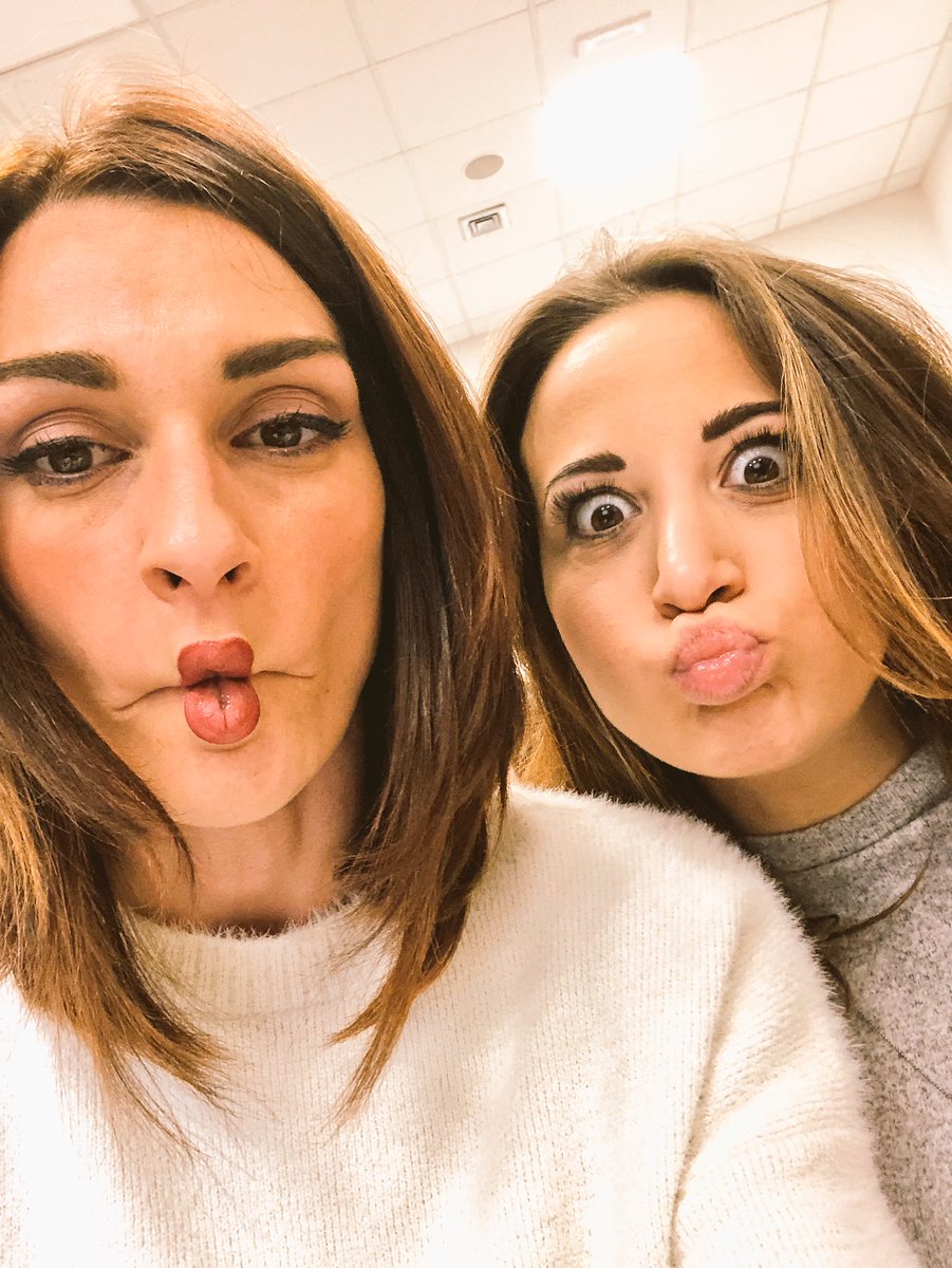 silvia_dalve's tweet photo. Oggi @lucarallo ci spiega come cinguettare meglio! @GLComandini ha aperto la nostra mente sull’ importanza dei #socialmedia nel mondo. Questo corso #youeweb presso #lasapienza è una ficata https://t.co/SIOmYozdiw abbiamo anche la fotografa ufficiale @NicoEsp72 https://t.co/kH6ZTW2LoF