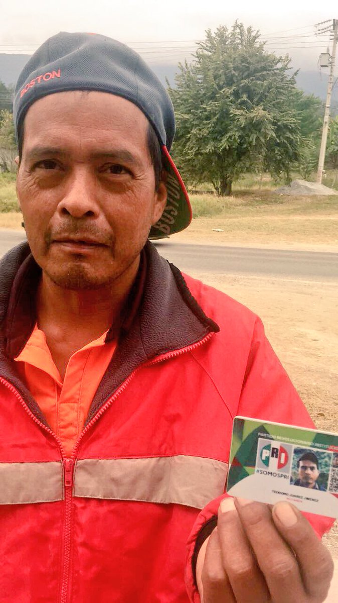 ChuleTrejo's tweet photo. #IdentidadPRI continúa afiliando y credencializando en nuestro Estado #QuerétaroNosUne  Hoy Teodoro Juárez  envía saludos desde la #SierraGorda #Querétaro https://t.co/mF3kQqX0RV