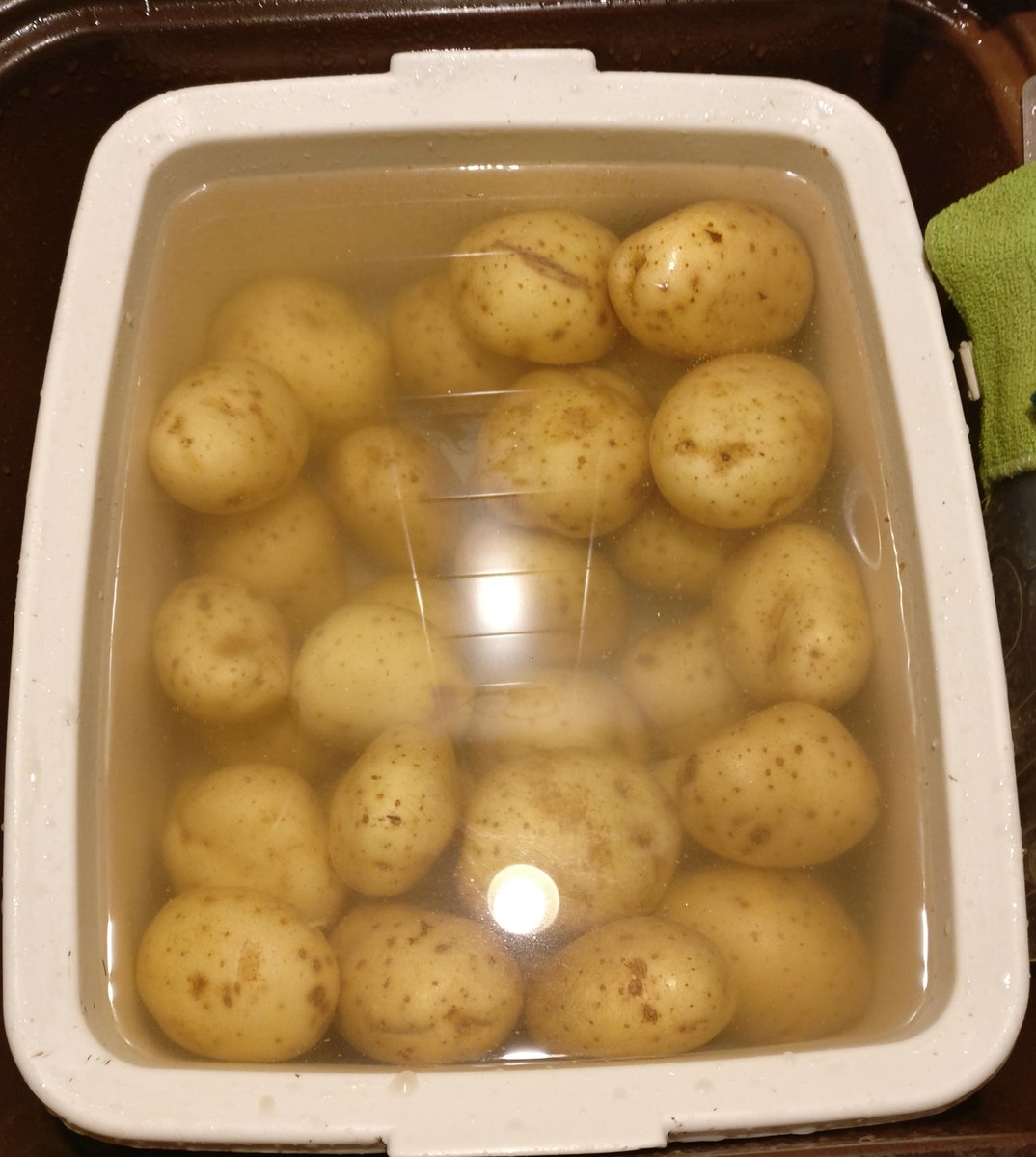 d_n_t's tweet image. Oh crikey! I appear to have been #conscripted into the #Army &amp;amp; immediately put to #spudbashing I&apos;d probably make a #terrible  #Squaddie SARGENT! YES SARGENT!