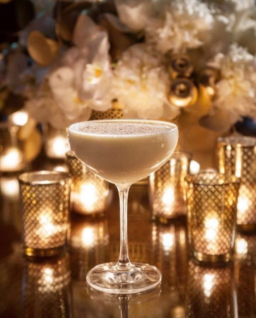 DC_LuxuryHotels's tweet photo. We've got that festive Friday feeling... What better than The Beverly Hills Hotel's signature Egg Nog cocktail to start the evening’s celebrations 🌟 @bevhillshotel #DCmoments https://t.co/sYBCd9Wd24 https://t.co/sk4hEcaWC8