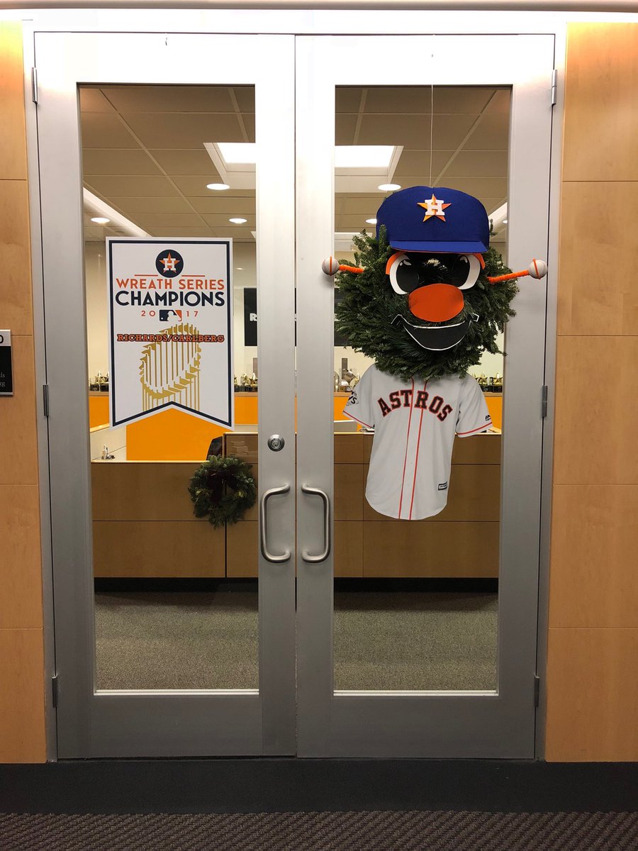 robertreidryan's tweet photo. Checkout this photo of #Astros #WreathSeriesChamps Spirit at Richards/Carlberg #OrbitChristmas https://t.co/a4P0xxXdLQ