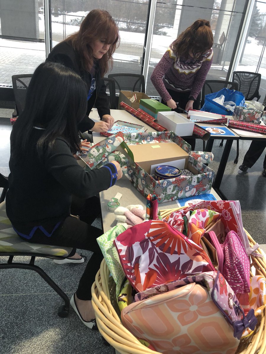 HilaryAllaire's tweet photo. CSB-ADMO team and friends making shoeboxes! #KindnessIsCanadian #CSBGives #iGive #jeDonne https://t.co/q8g5COEkdN