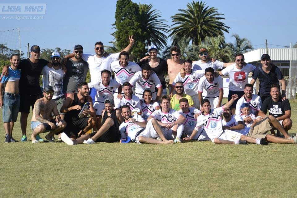 SERIE2 | Semi-final 2017 | Div B 
<a href="/Jugafclub/">Jugá Fútbol Club</a> - CABI 

Disfruta todas las fotos en nuestra Fan Page de Facebook!

#modoMVD 💪
#jugaMVD 👈

<a href="/RgUruguay/">RG Uruguay.</a> 
<a href="/UmbroUruguay/">Umbro Uruguay</a>